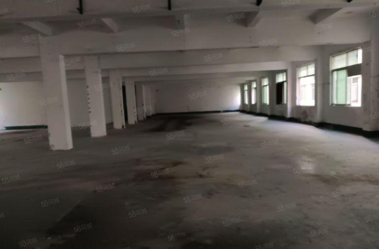 西乡黄田地铁囗附近独门独院楼上1400平，可分租，100平起