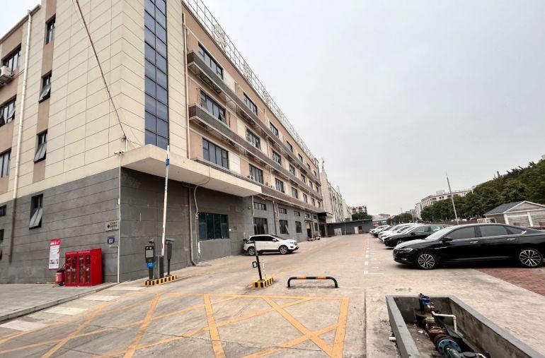 独门独院6000平福永地铁口红本厂房办公研发电商仓库出租招租