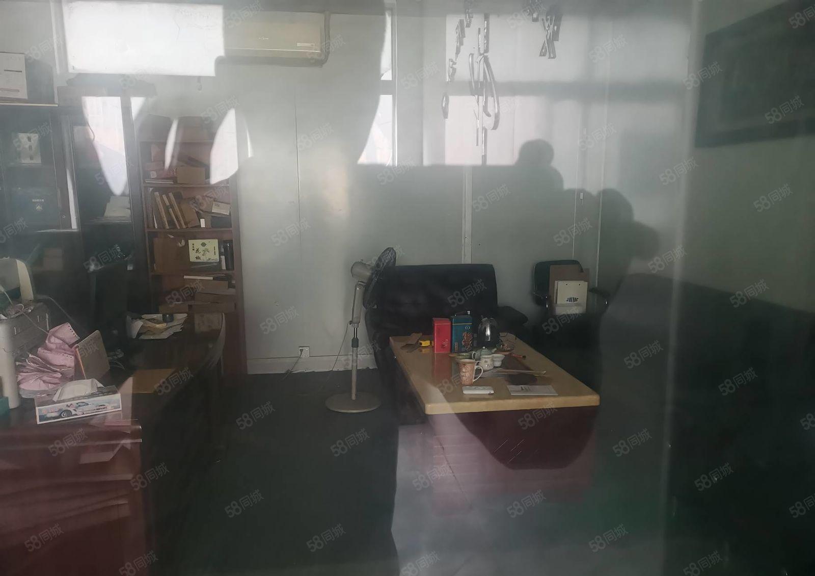 石岩原房东楼上500平至3500平低价仓库与厂房出租，形象好