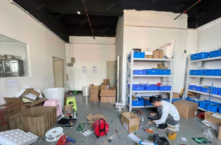 西乡固戍地铁口，创意园带装修230平厂房出租，出租