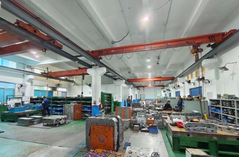 沙井共和工业区一楼2000平二楼2000平带行车3台实际面积