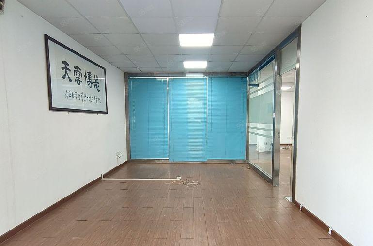 西乡固戍地铁站附近500平，精装修办公厂房低价出租，水电齐全