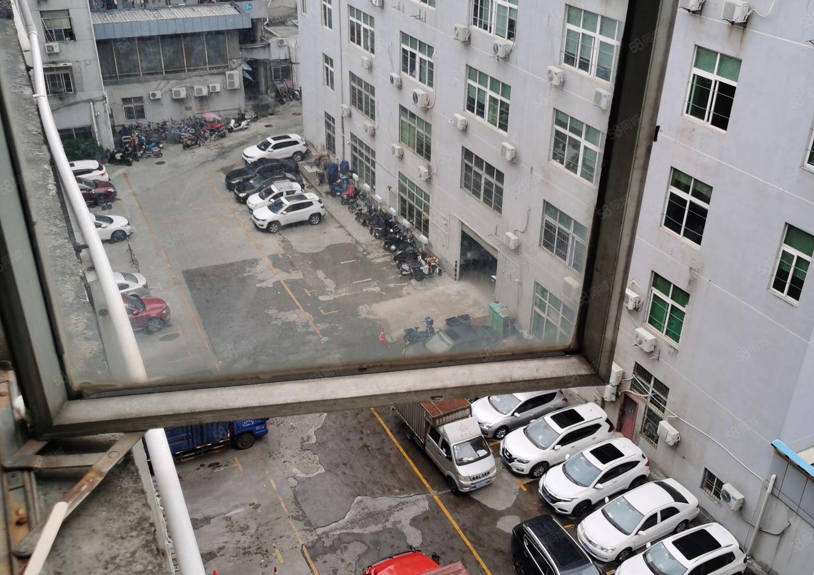 （兴东）洪浪北地铁口有225平装修厂房仓库出租