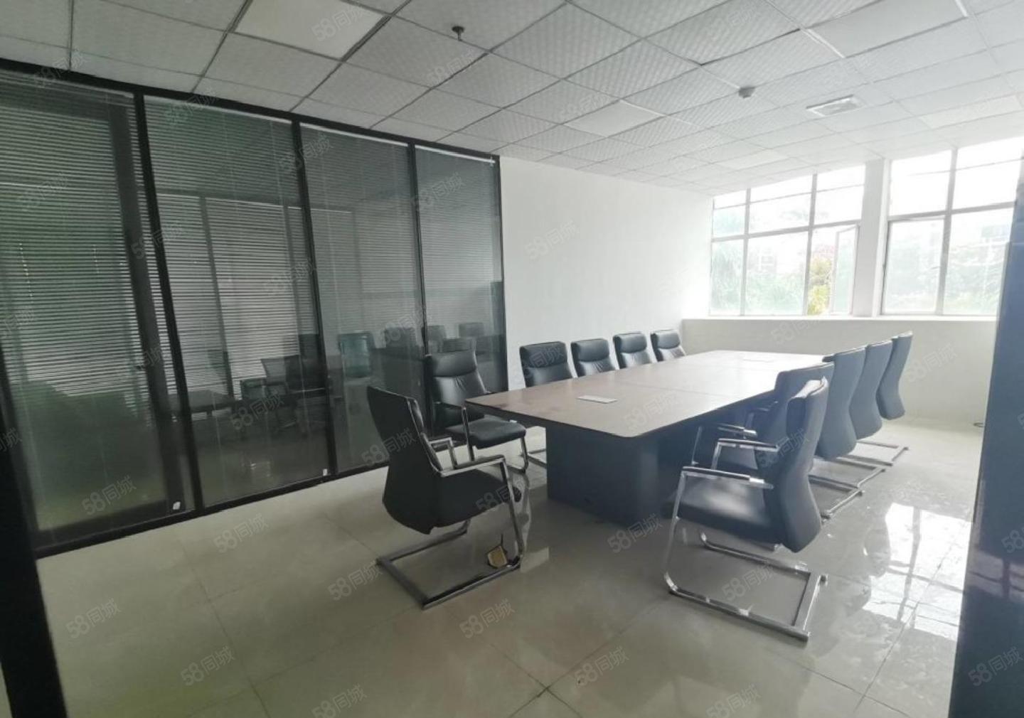 松岗地铁口楼上2050平带精装修 厂房出租