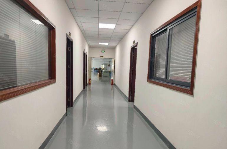 西乡固戍地铁站口楼上800平，带精装修，水电齐全，交通便利