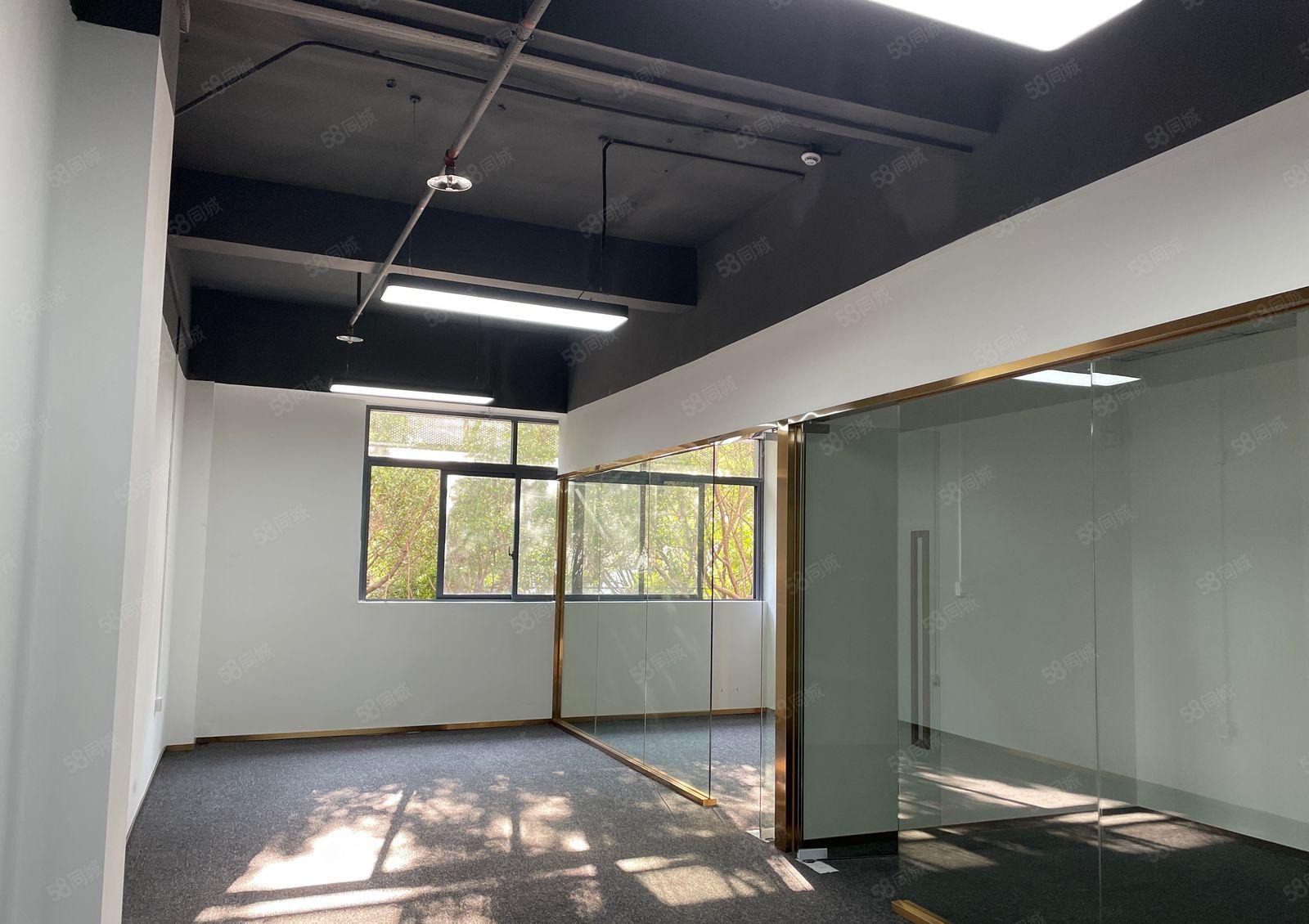 兴东地铁口100米，精装厂房出租，交通便利，拎包即可办公