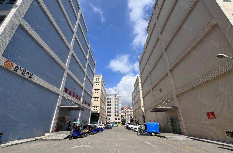 石岩地铁口原房东一楼厂房出租电商仓库分租高速路口带卸货平台