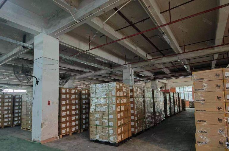 地铁口8成使用率一楼2000平高5米租50元每平500平起租