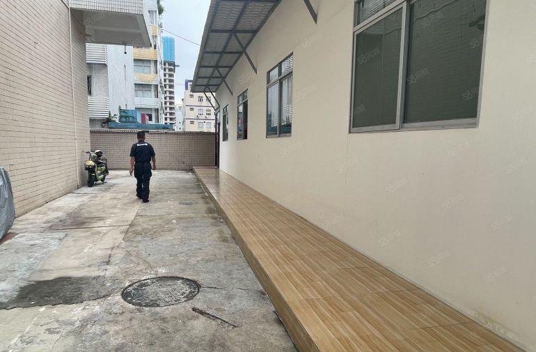 兴东新出原房东一楼320平，靠路边，适合电商仓储，直播等