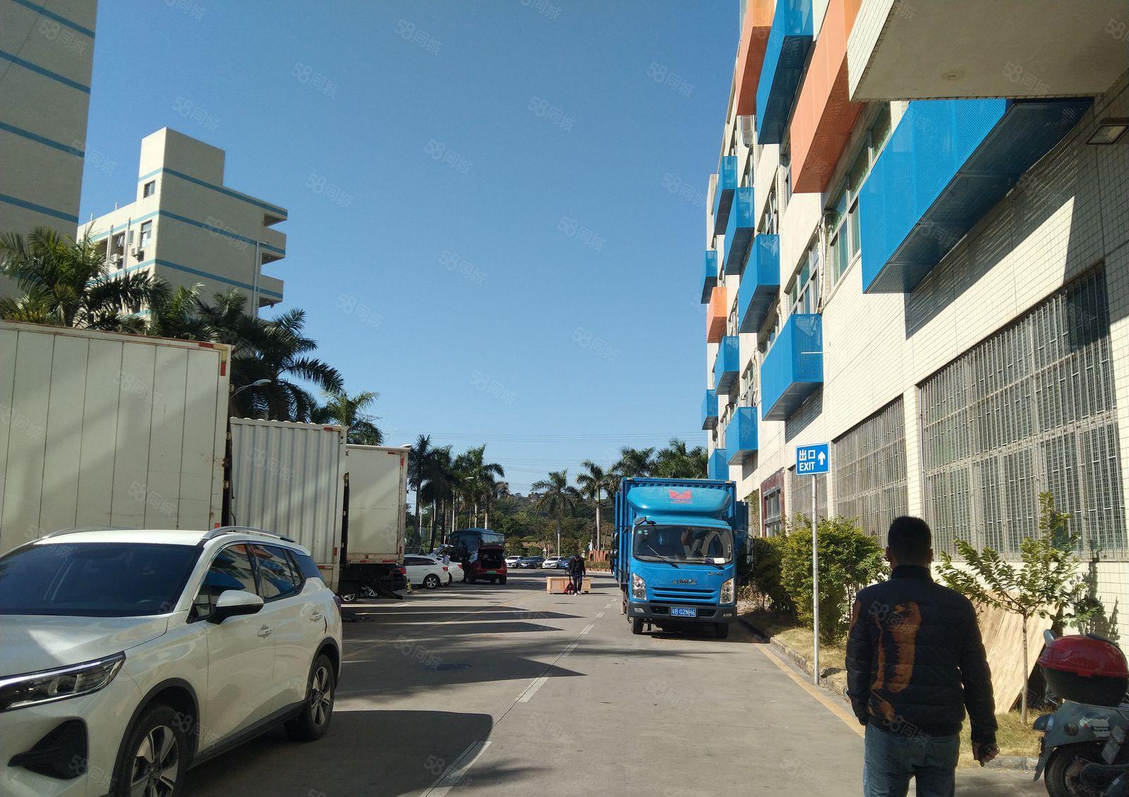 石岩原房东厂房2300平方精装修厂房出租，使用率高