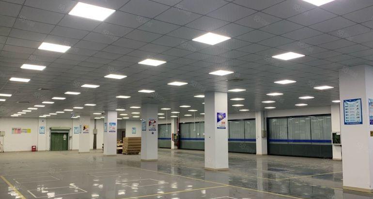 一楼石岩厂房出租内空400至2000平带装修工业园原房东