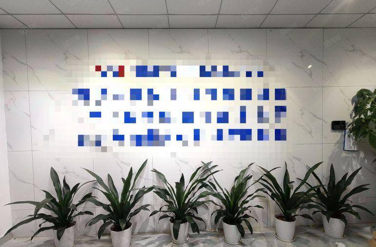 固戍航城大道附近，楼上精装修800平厂房仓库出租。价格便宜