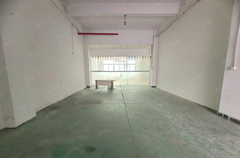租金40，西乡鹤洲，1楼装修260平装修厂房出租，带卸货平台