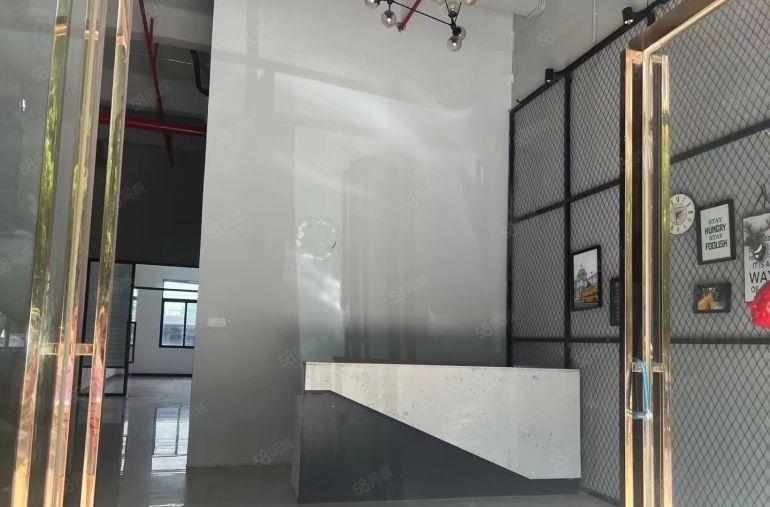 一楼复式368平办公，高度6米