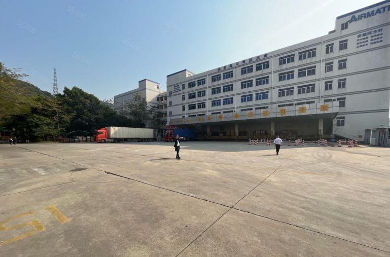 石岩地铁口新出红本四层独院6000平，空地超大，可以分租