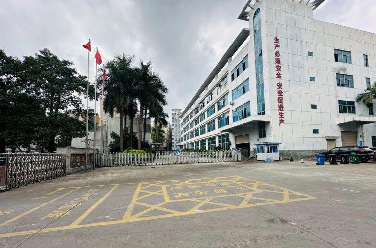 石岩上屋地铁口新出精装修红本一楼厂房1800平出租可分租