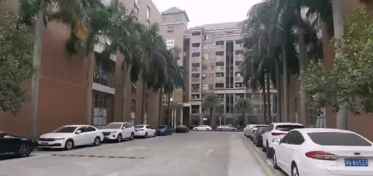 福永桥头旁新空出1800平整层原房东楼上精装修厂房出租 特价