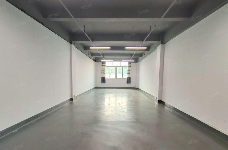 西乡，固戍地铁站附近，楼上85平136平带隔间办公，电商贸易