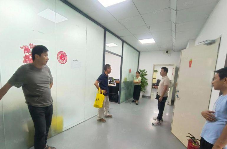 西乡宝田工业区650平精装修原房东地铁口实际面积厂房仓库出租