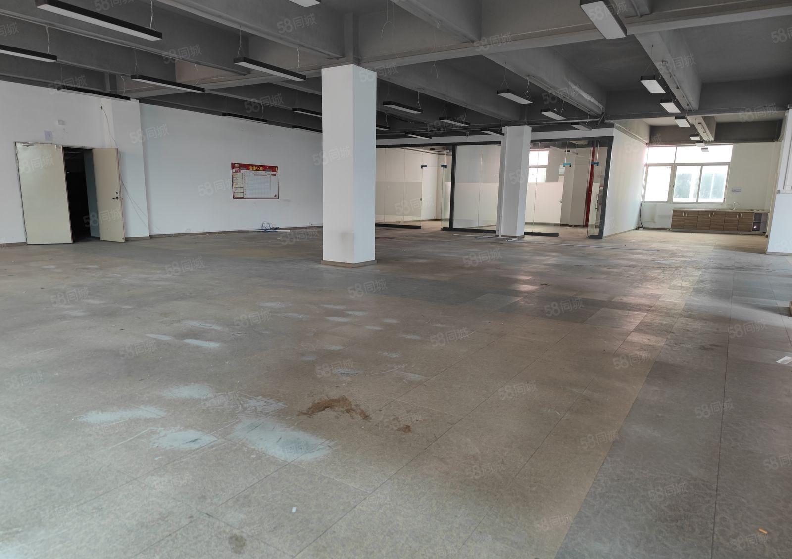 深圳厂房福永和平楼上单层厂房出租电梯口带洁净车间非常适合贴片