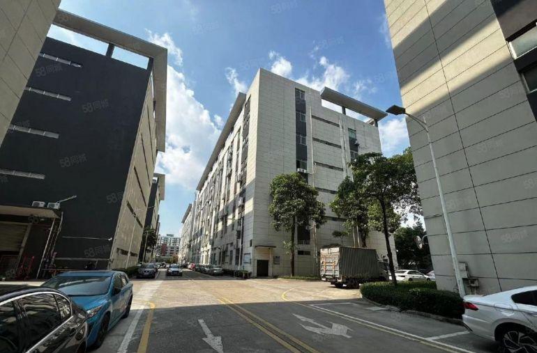 福永大洋田花园式厂房4楼整层3400平米精装修免转让费出租