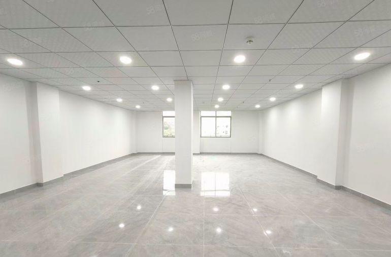 西乡固戍小面积办公厂房出租，100平起，带两吨货梯，可做生产