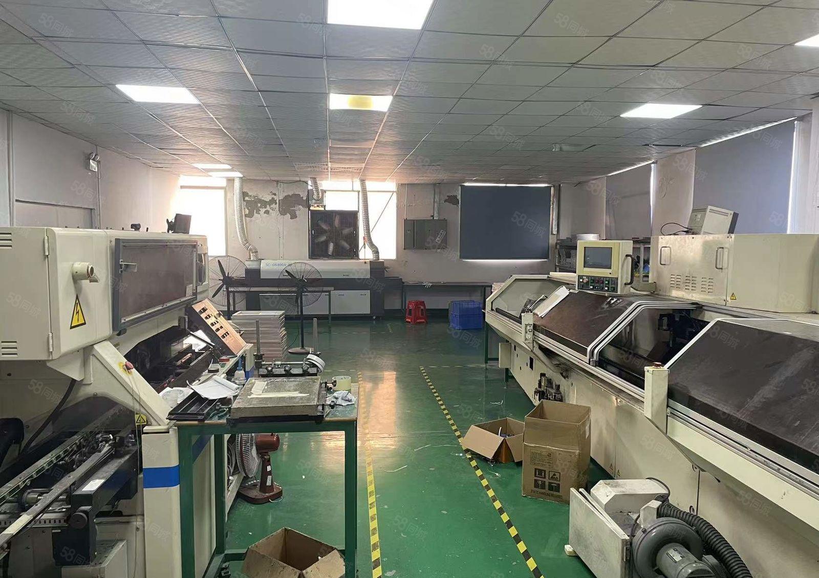 宝安石岩地铁口，3楼700平，装修免费用，人气旺好招工