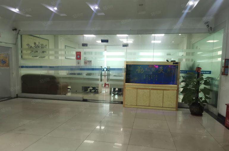 福永和平高速口工业园楼上整层2080平现成精装修标准厂房