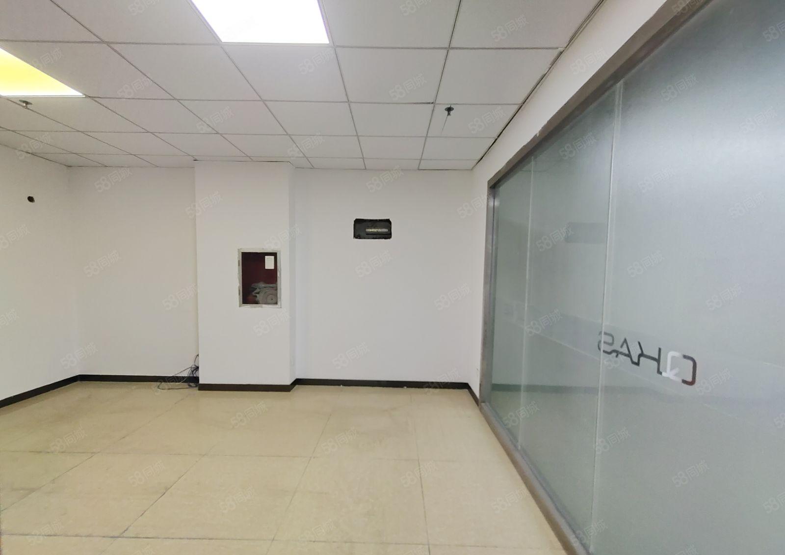 西乡，银田，电梯口450平精装修办公仓库，拎包入驻，租金38