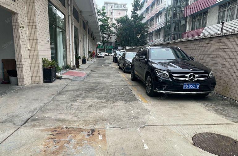 兴东新出原房东一楼320平，靠路边，适合电商仓储，直播等