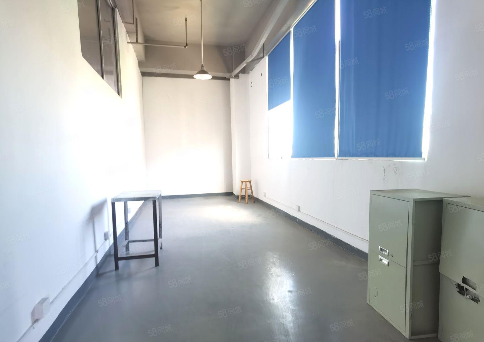 福永全新创意园楼上600平精装修无转让费出租