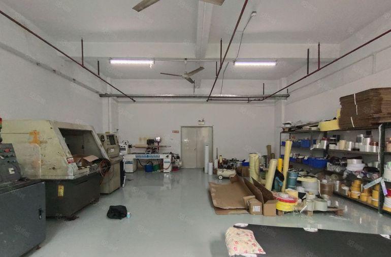 西乡，固戍大型工业园，楼上电梯囗带装修520平厂房，仓库出租