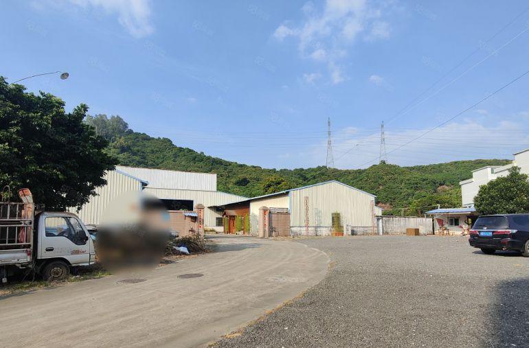 独门独院钢构4000平层高11米 拖头挂车随便进