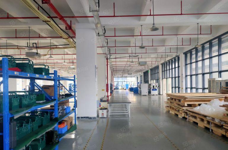 松岗地铁口附近园区厂房楼上1200平带现成装修，可以拎包入住