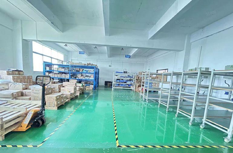 石岩石龙仔800平现成精装修原房东工业园红本厂房出租分租