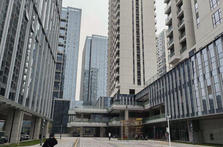 西乡宝田地铁107国道边办公室研发电商268平起租配家私空调