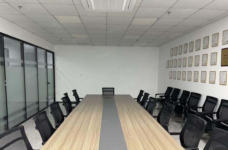 西乡固戍地铁口原房东红本厂房单层面积5000平可分租办公研发