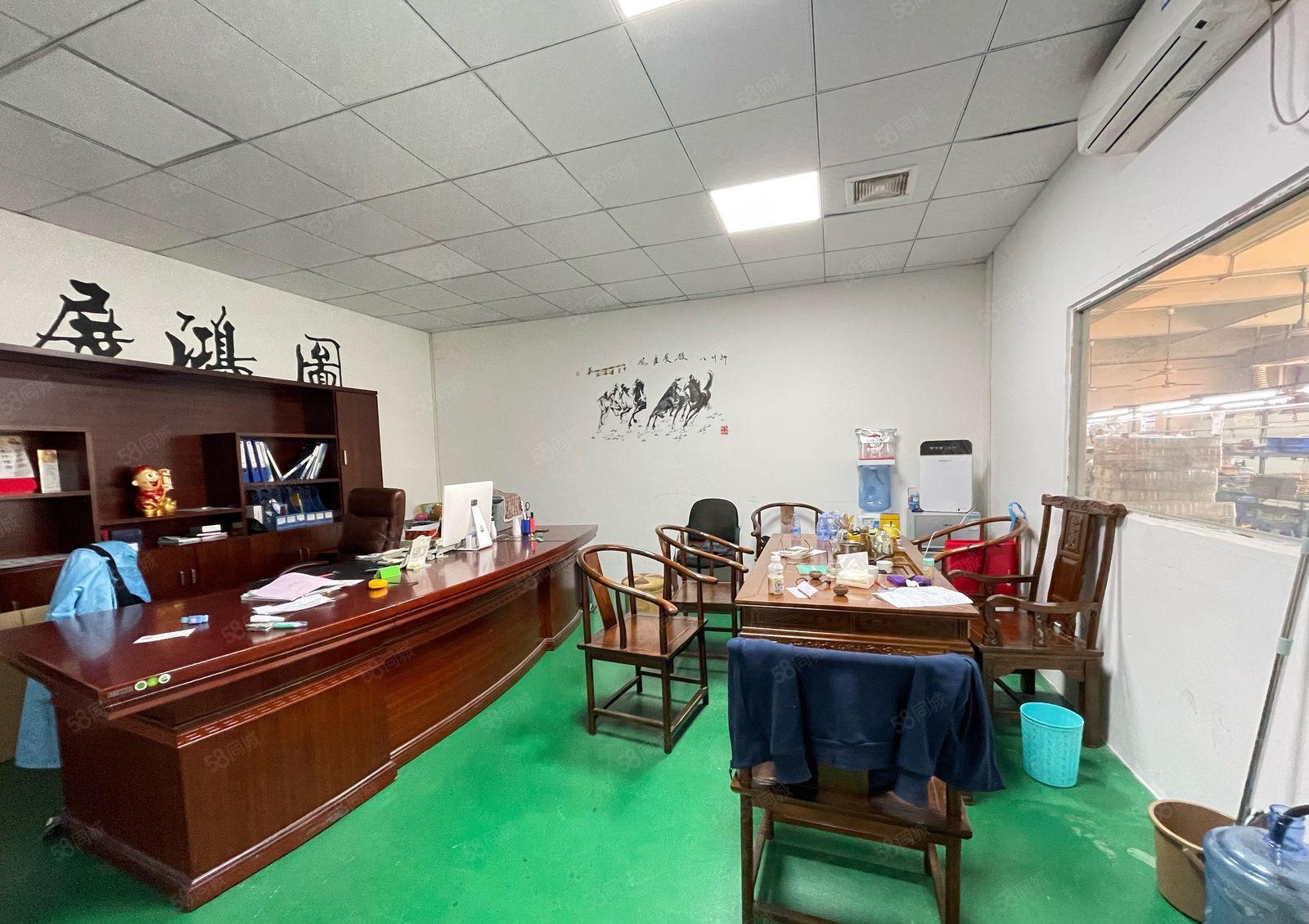 西乡簕竹角，大型工业区，电梯口位置，带装修400平厂房出租