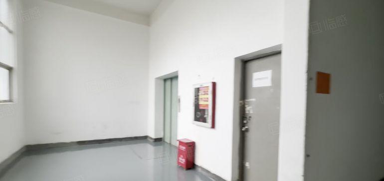 500平起石岩上屋地铁口原房东厂房出租电梯口带装修仓库