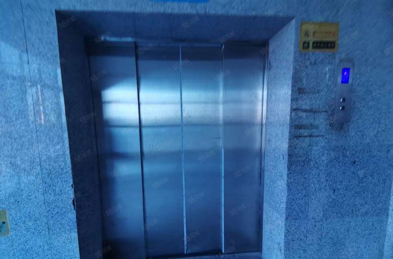 沙井大王山楼上300平水电到位