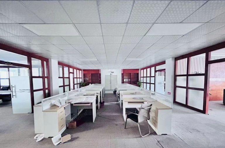 西乡固戍地铁口1285平精装修办公研发仓库厂房低价出租无公摊