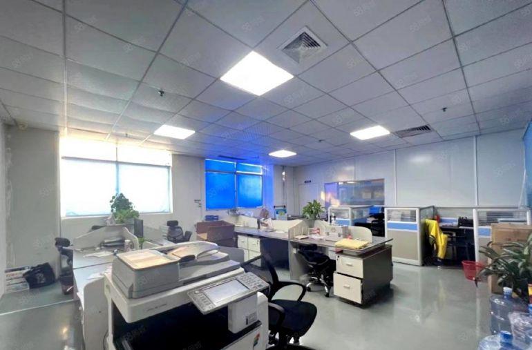 福永地铁口楼上800平精装修厂房出租带全新无尘车间 办公室