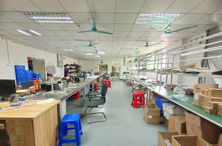 西乡，康桥书院附近，独立半层楼上650平精装修厂房，租金便宜