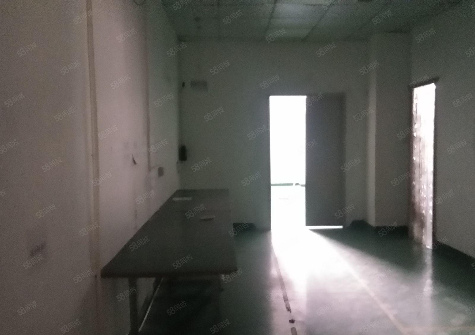 西乡固戌大型工业园楼上精装修1310平 八成使用率！