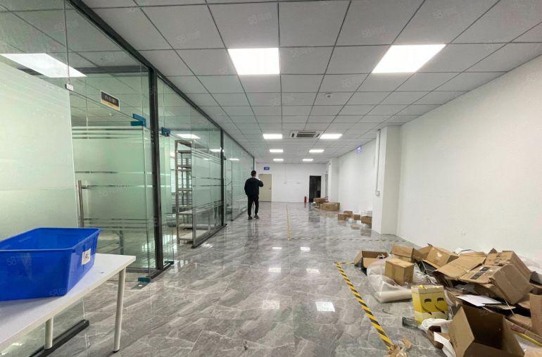 直租！西乡鹤洲，桃源居附近，电梯口带装修728平厂房出租