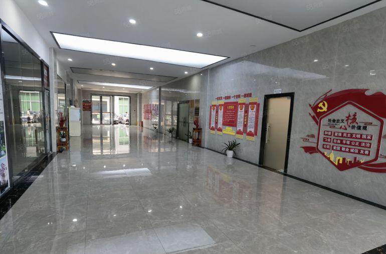 石岩上屋地铁口大型红本产业园300平精装修厂房办公室出租！