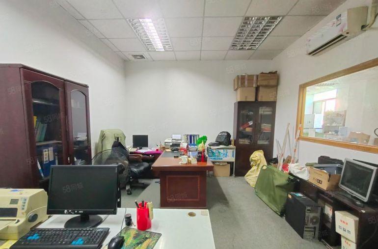 西乡鹤洲，大型工业区，楼上带装修650平400平厂房出租