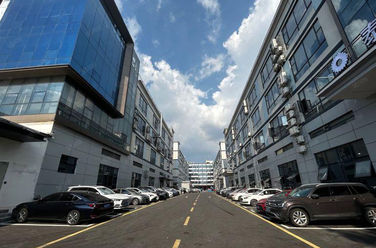 西乡客运站旁大型工业区楼上1000平米精装修厂房出租