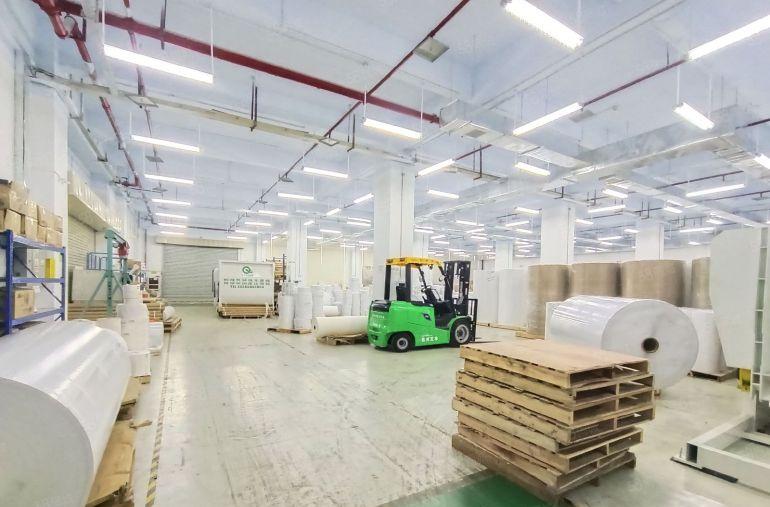 西乡钟屋1楼高6.5米电改园区1600平单层面积独院厂房出租