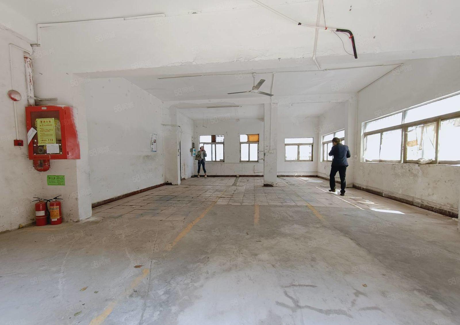 福永新田社区一楼168平厂房仓库出租交通便利易招工形象好